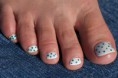 /album/nohy-nozky-nozicky/maroon-base-with-white-dots-toe-nail-art-design-jpg/